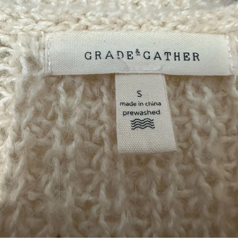 Women's Cream Cable Knit Sweater Vest - Picture 2 of 4